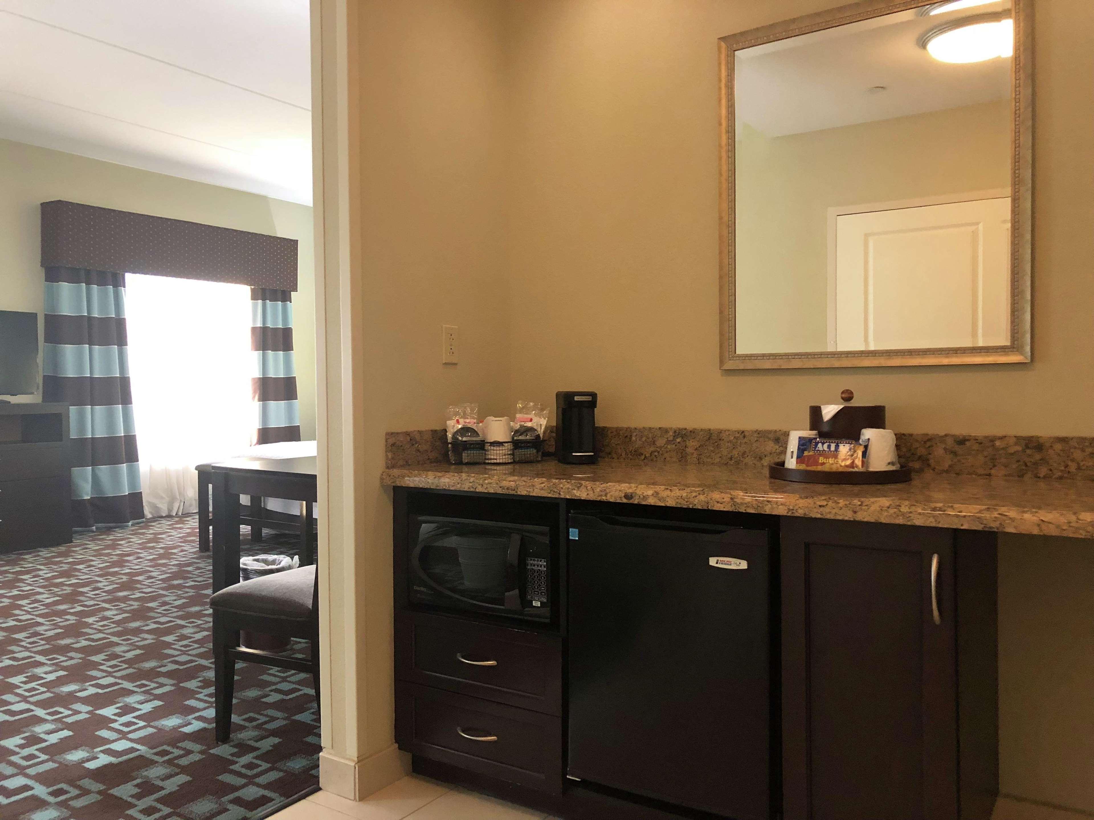 Hampton Inn & Suites Nashville At Opryland Exterior photo