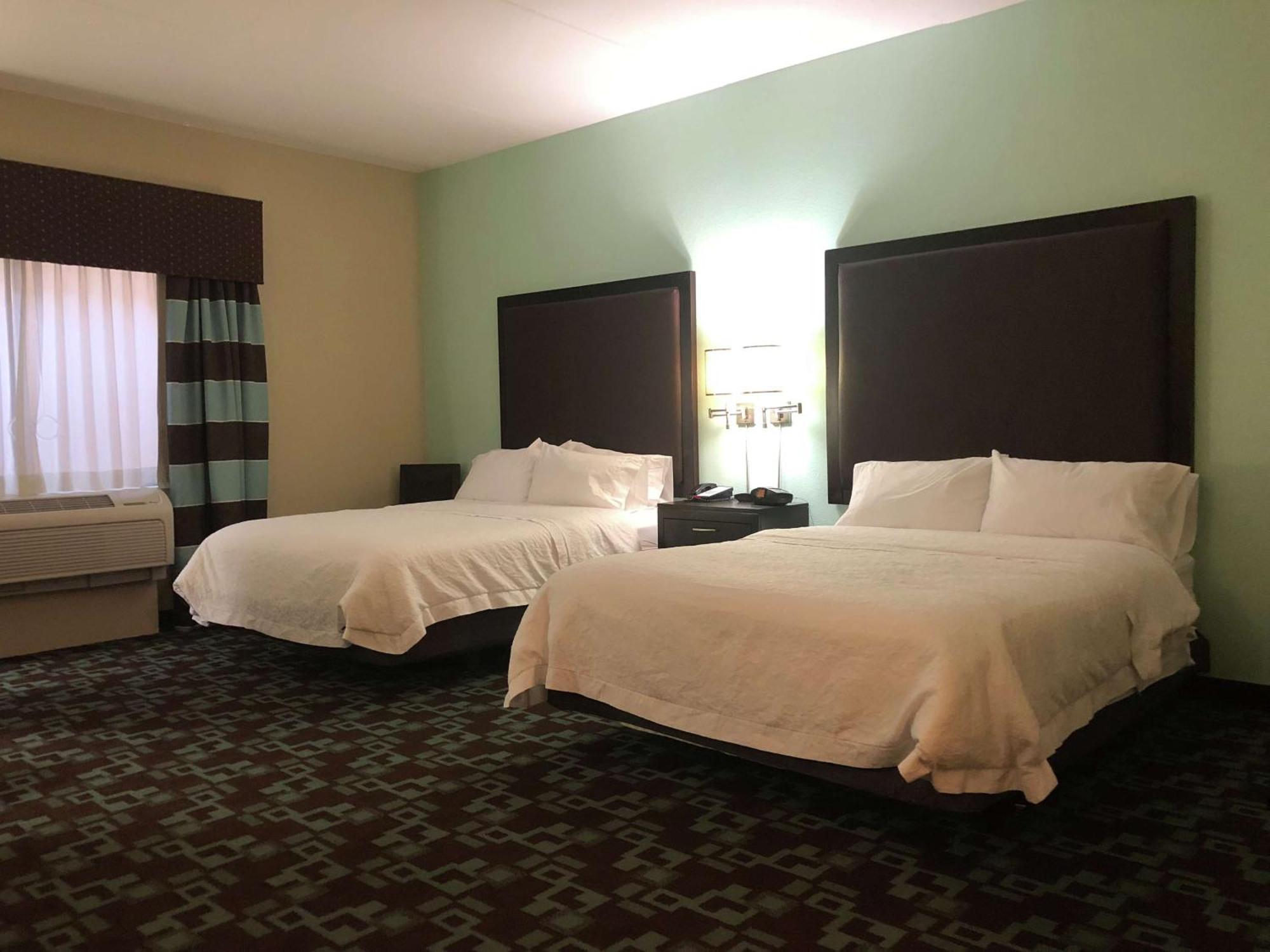 Hampton Inn & Suites Nashville At Opryland Exterior photo