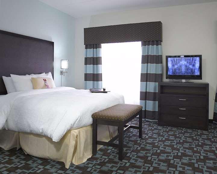 Hampton Inn & Suites Nashville At Opryland Room photo