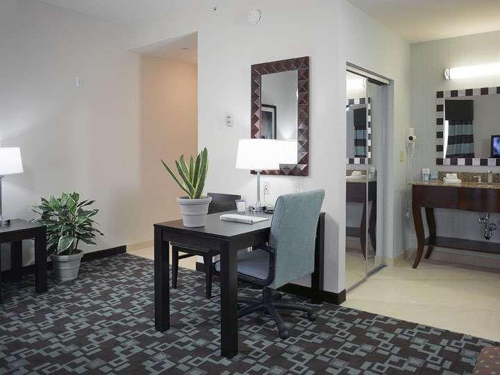 Hampton Inn & Suites Nashville At Opryland Room photo